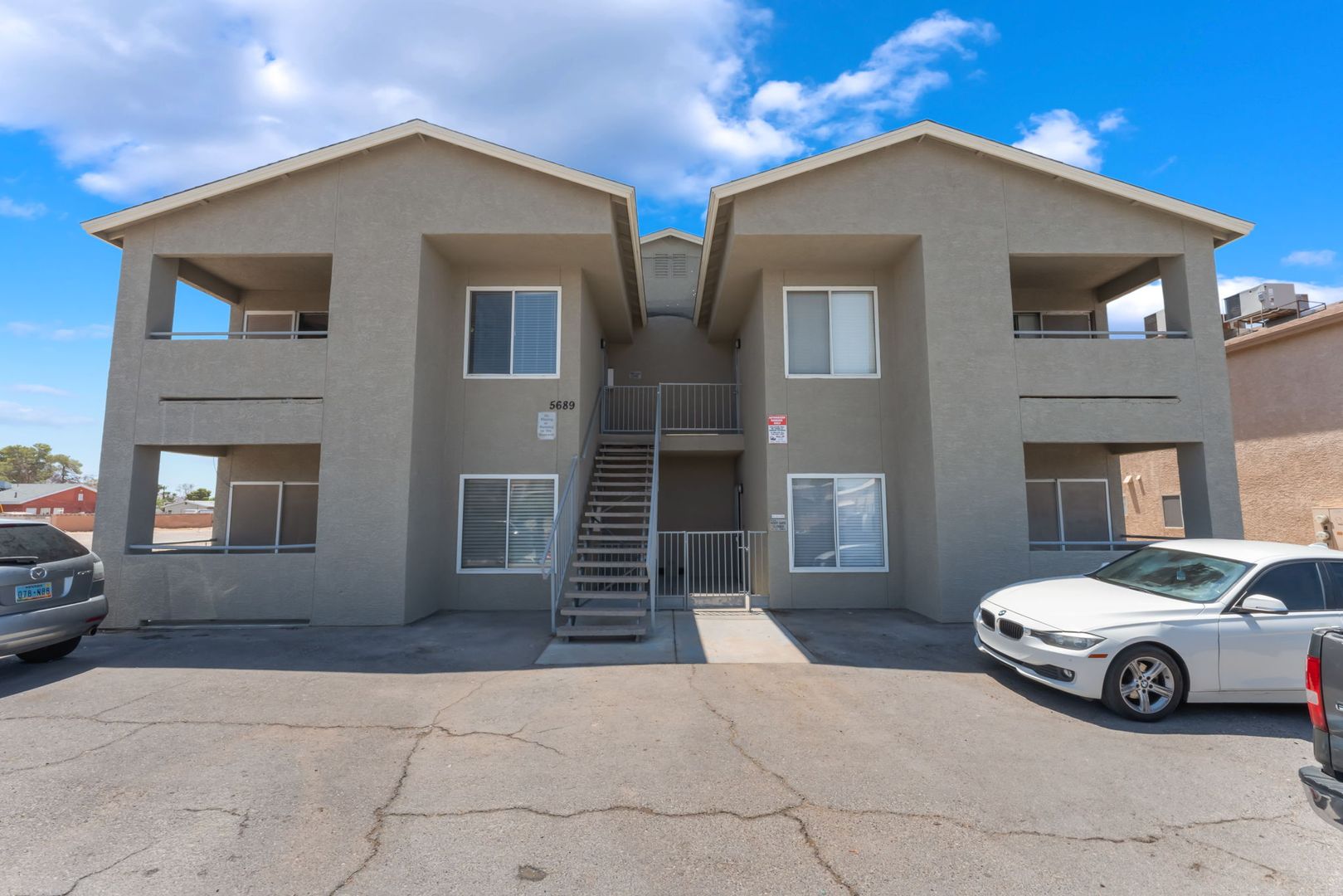 Las Vegas Apartment: 5689 E Lake Mead Blvd