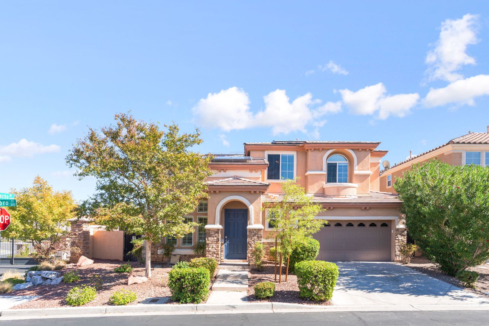 Las Vegas House: 600 El Loro St