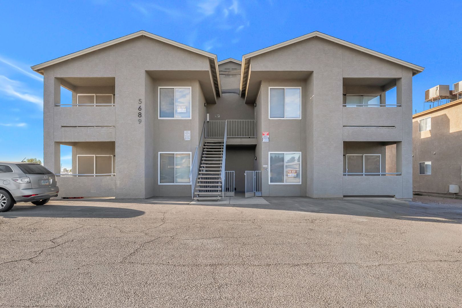 Las Vegas Apartment: 5689 E Lake Mead Blvd