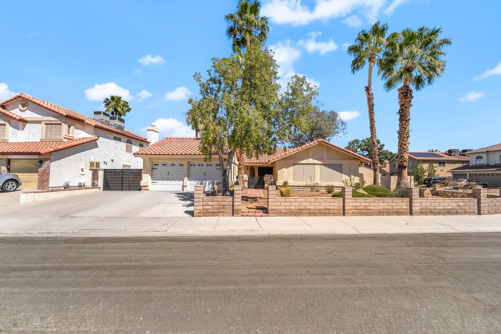 Henderson House: 130 Weatherstone Dr