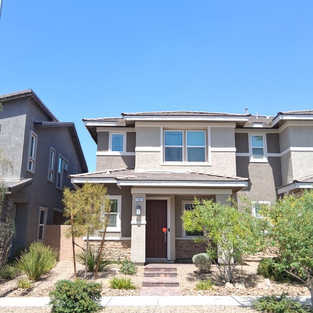 Henderson House: 708 Cottonwood Hill Pl