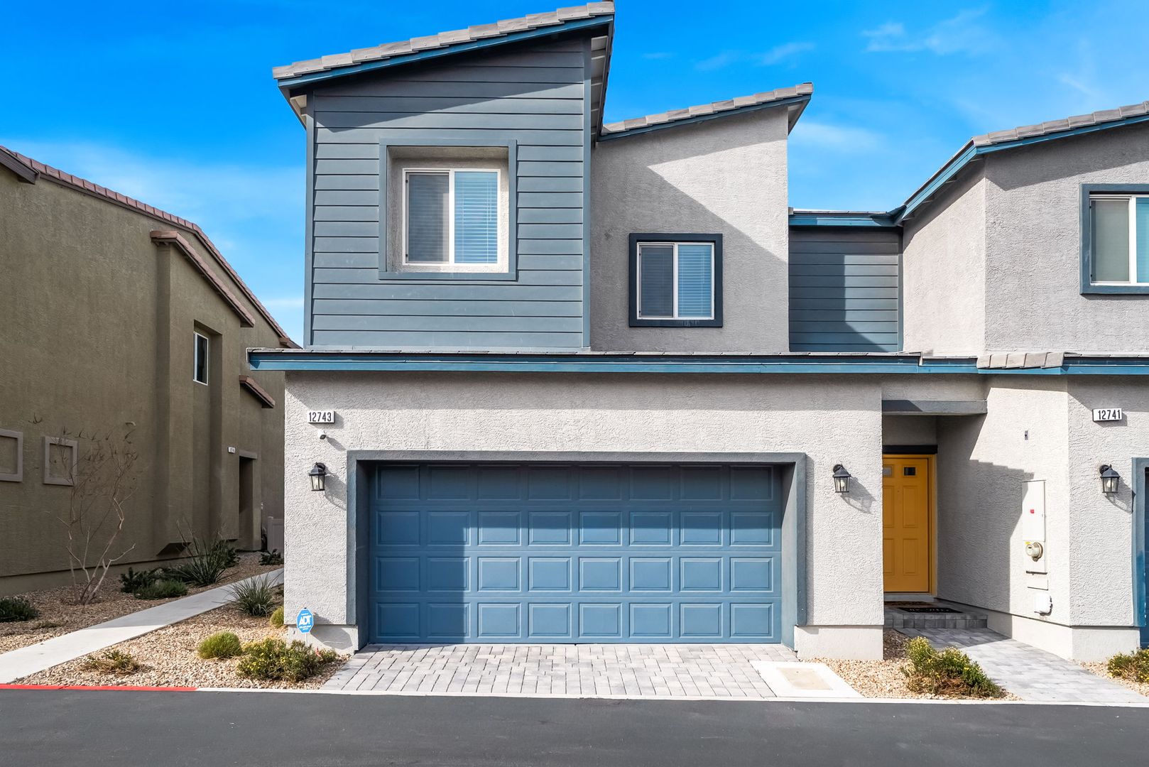 Henderson House: 12743 Epperly St