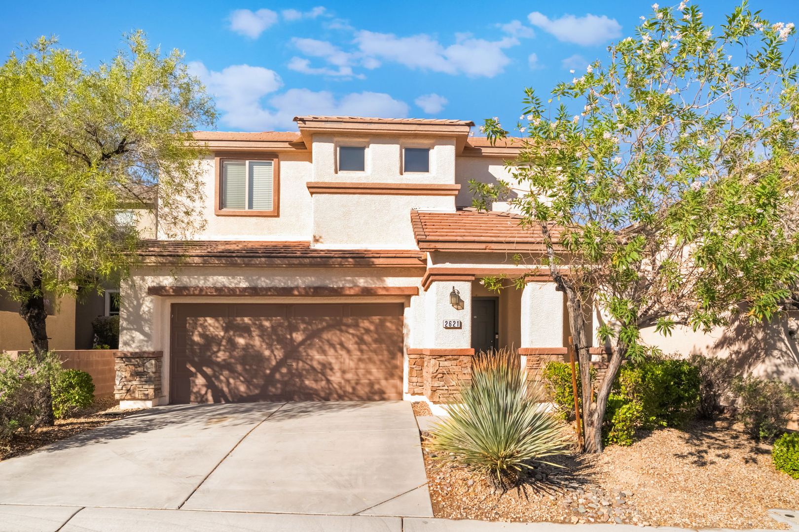 Henderson House: 2621 Le Pontet Terrace