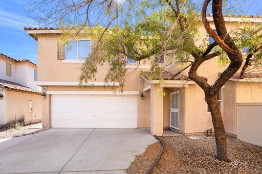 Spacious Two-Story with Modern Comforts! – photo 1