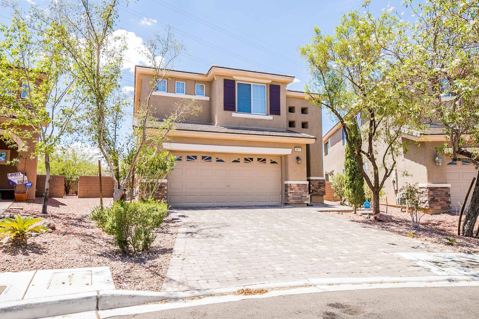 Henderson House: 2871 Dunnottar Avenue