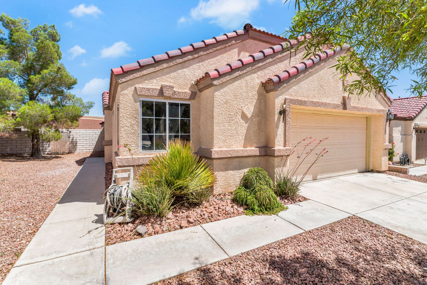 Las Vegas House: 8924 Colorful Pines