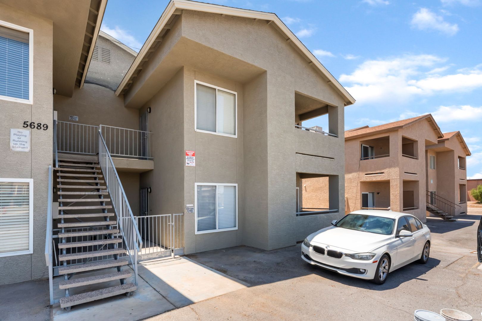 Las Vegas Apartment: 5689 E Lake Mead Blvd