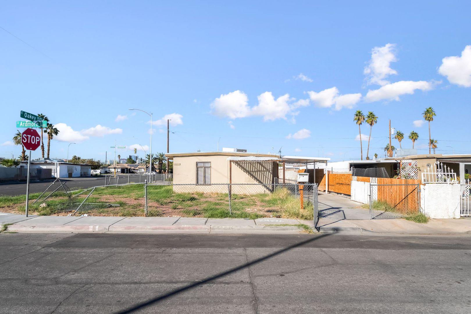 Las Vegas House: 1604 Ardmore St