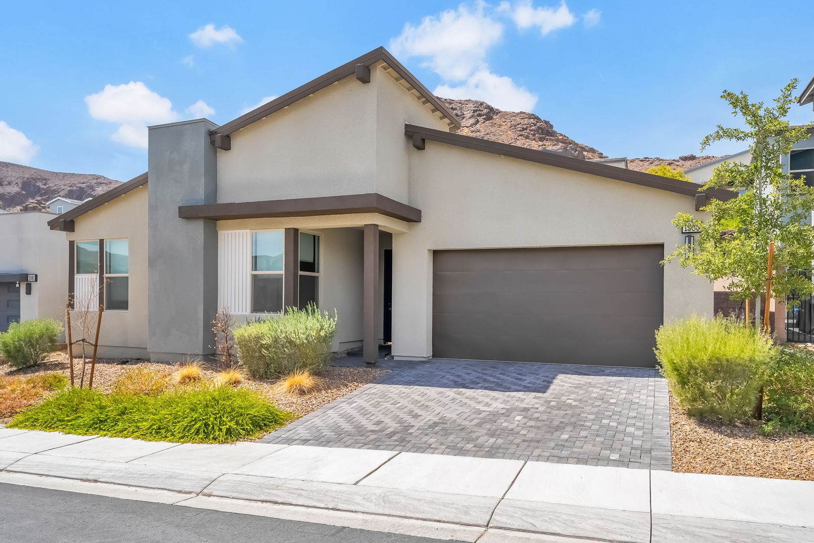 Henderson House: 1985 Regal Bluff Dr