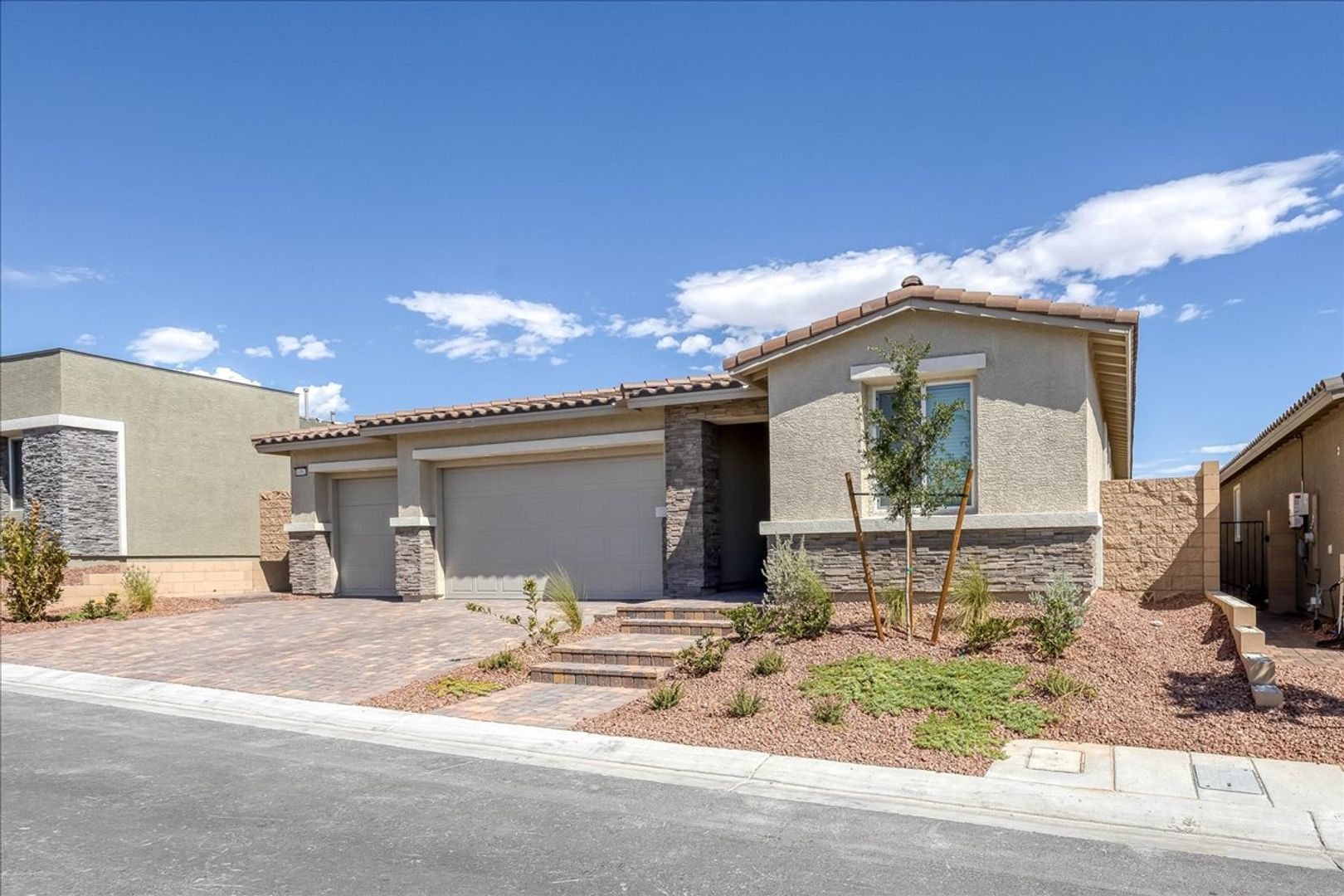 Las Vegas House: 10862 Lewis Pointe Ave