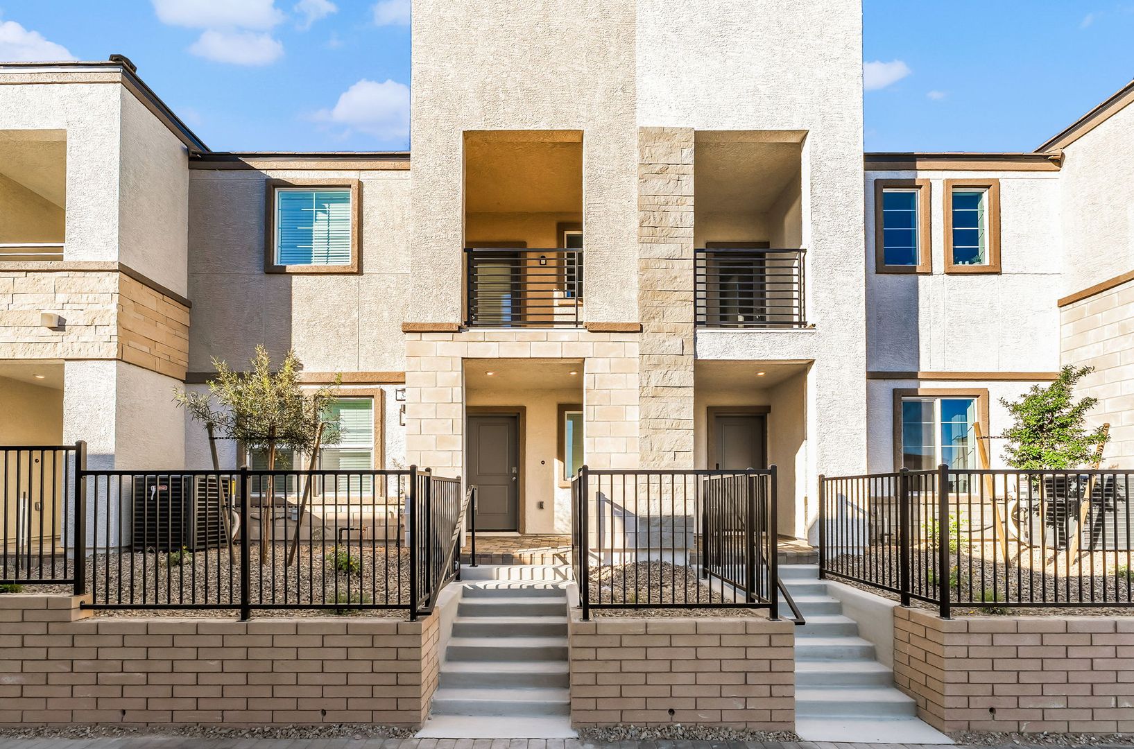 Henderson House: 346 Cymbal Pl