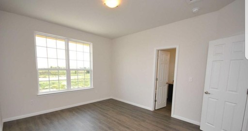 Luxury Townhome next to golf course. Call TODAY! – photo 1