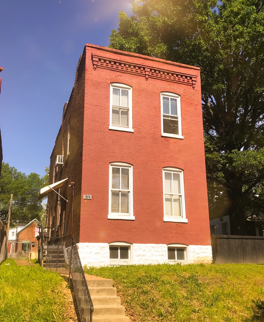 St. Louis City House: 3727 Wisconsin Ave