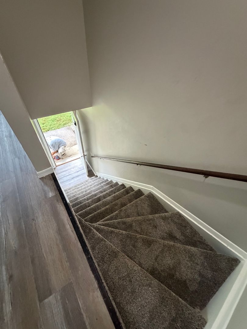 Pekin Apartment: 1511 Sara Lane