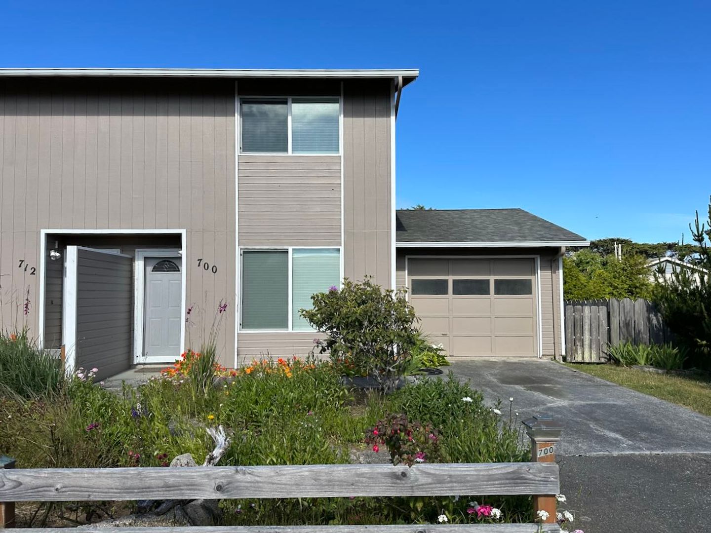 Bandon Apartment: 700 Edison Ave SW