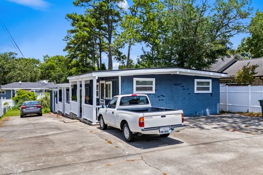 Electric Included! 1 Bed/1 Bath End Unit 7 Blocks Walk from North Myrtle Beaches