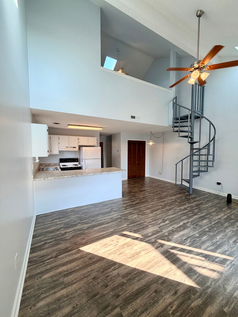 Surfside House: 1880 Colony Drive 10B