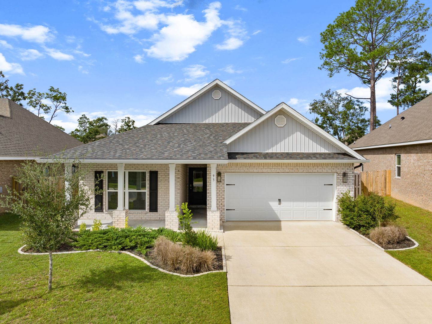 Freeport House: 93 Eagles Nest Dr