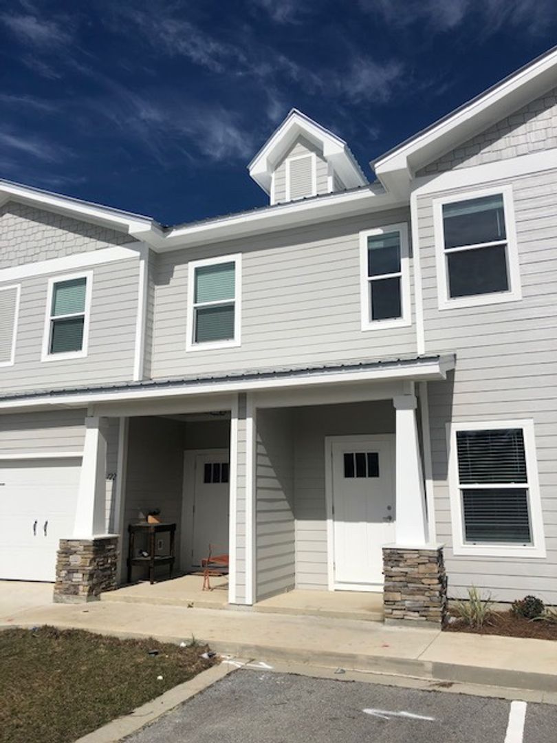 Freeport Apartment: 330 North Sand Palm Road