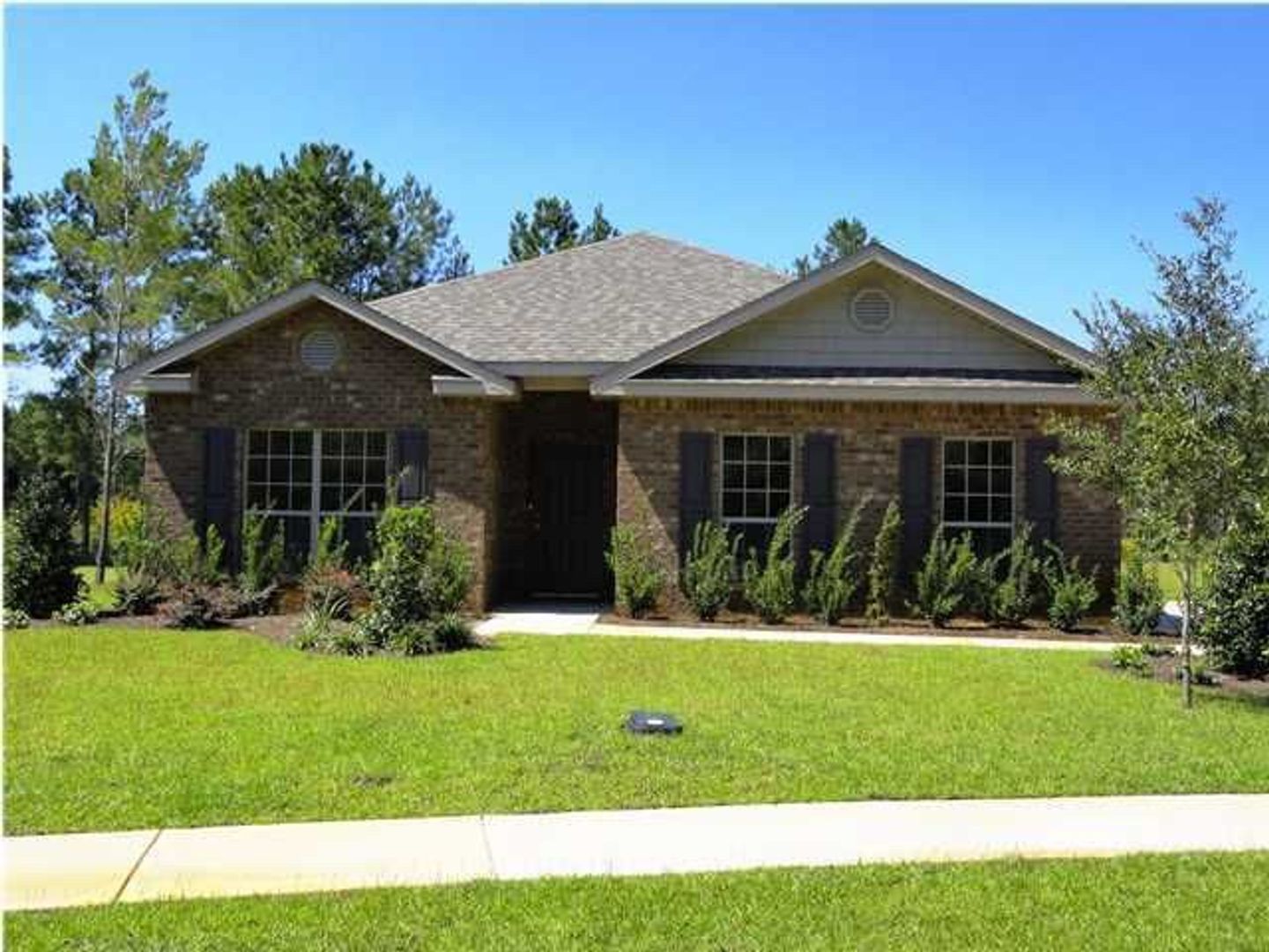 Freeport House: 554 Camellia Court