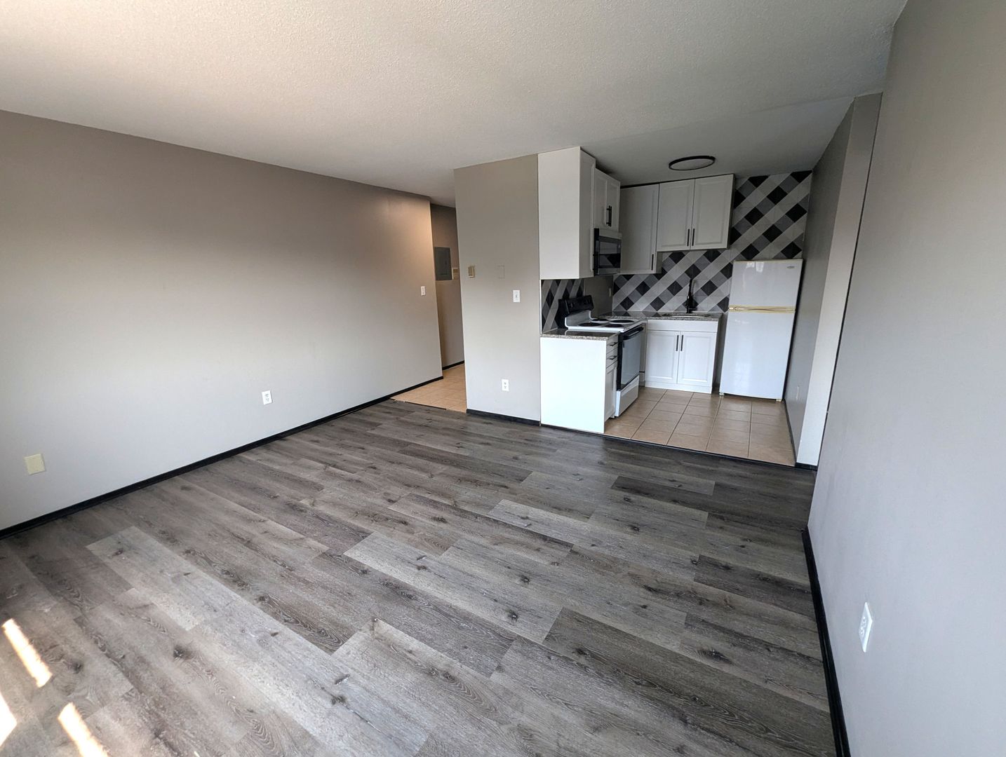 Minneapolis Apartment: 3100 Girard Ave S