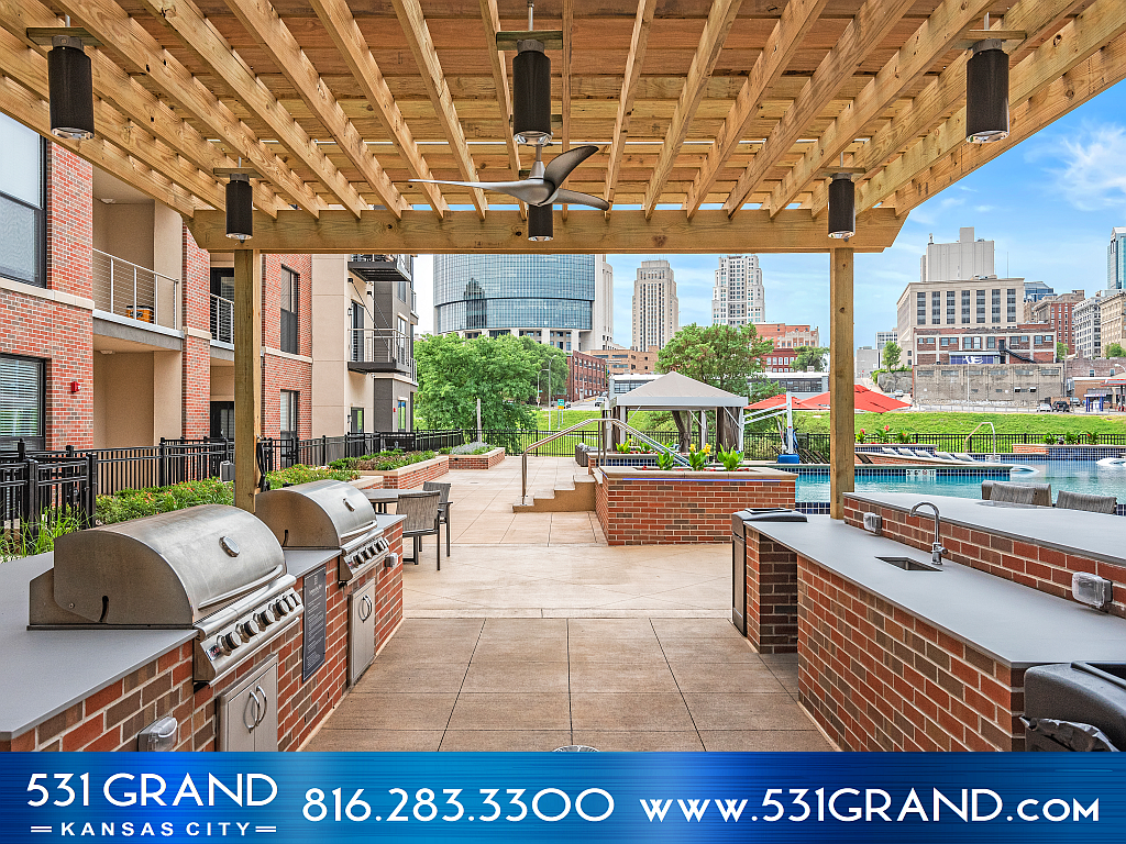 Grill area at 531 Grand (5 of 8)