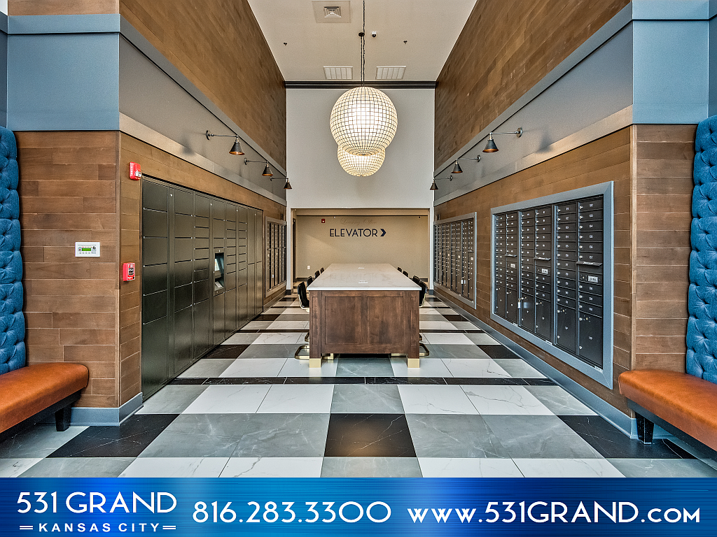Lobby at 531 Grand (1 of 6)