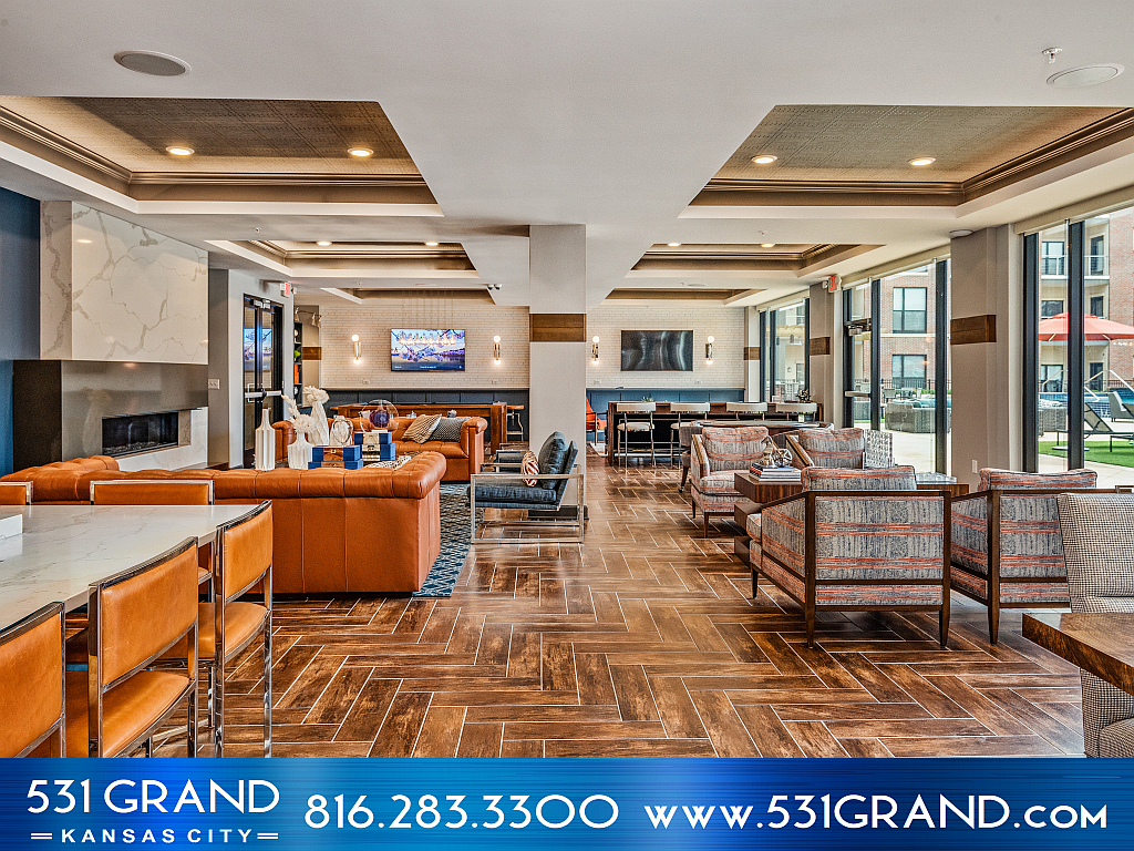 Lobby at 531 Grand (5 of 6)
