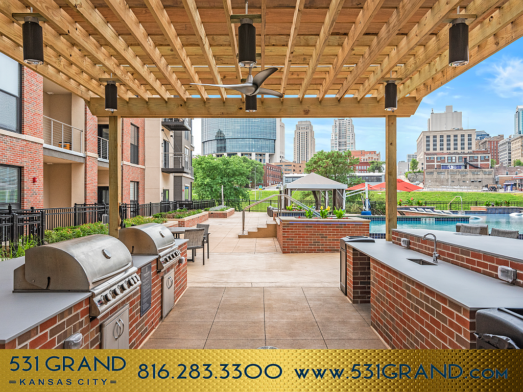 Grill area at 531 Grand (8 of 8)