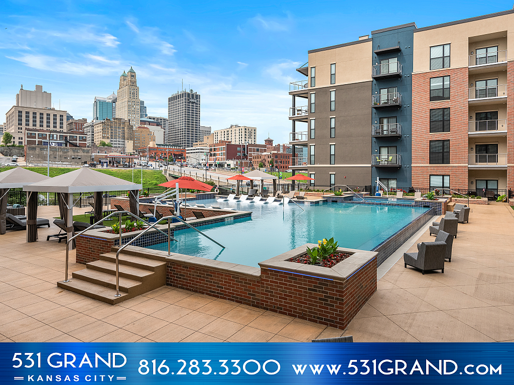 Pool at 531 Grand (1 of 8)