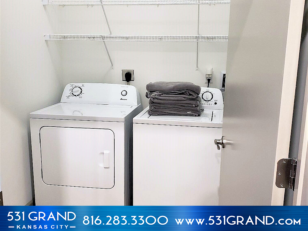Laundry room at 531 Grand (4 of 4)