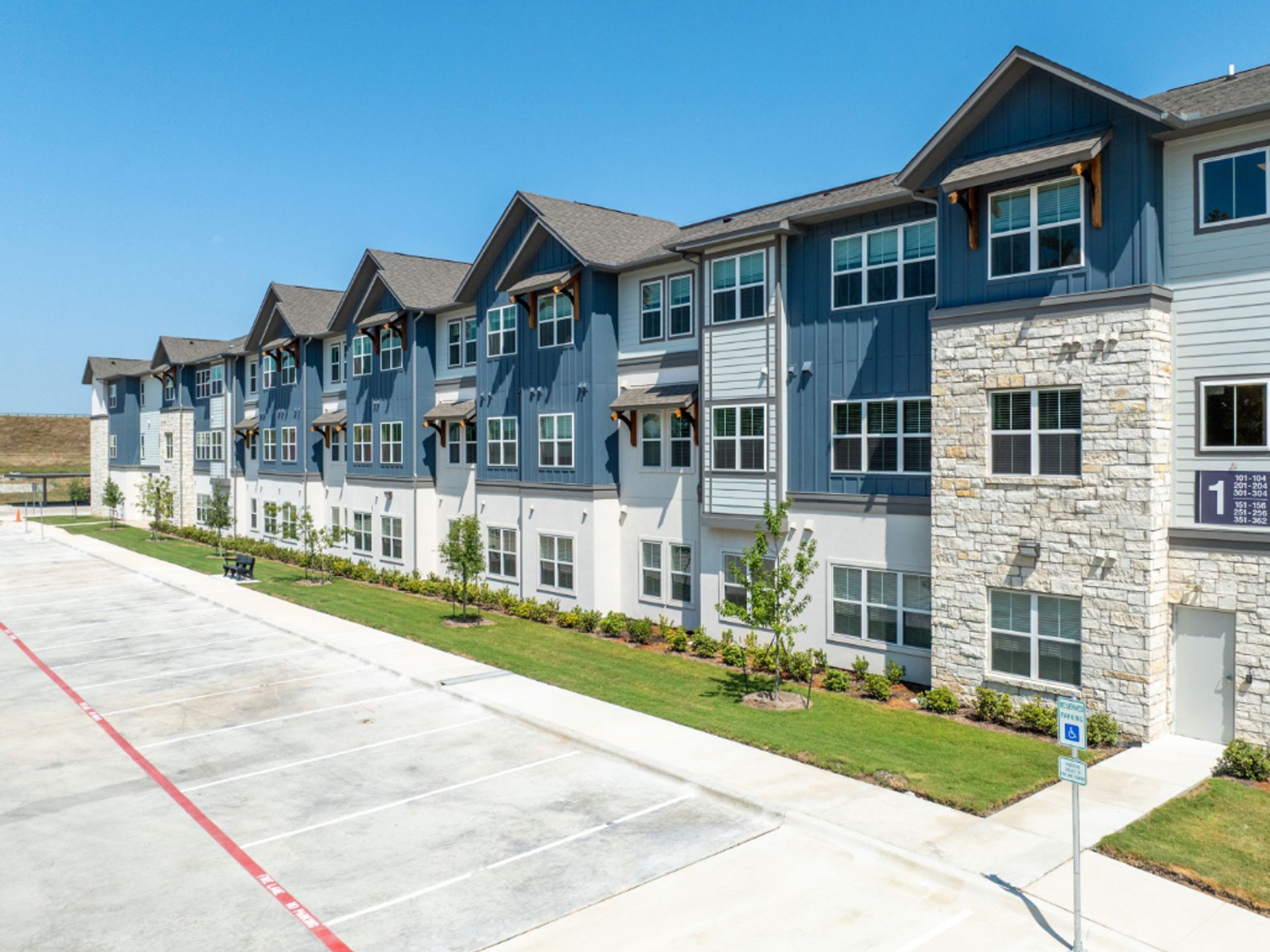 Lockhart Apartment: 2125 Windsor Boulevard