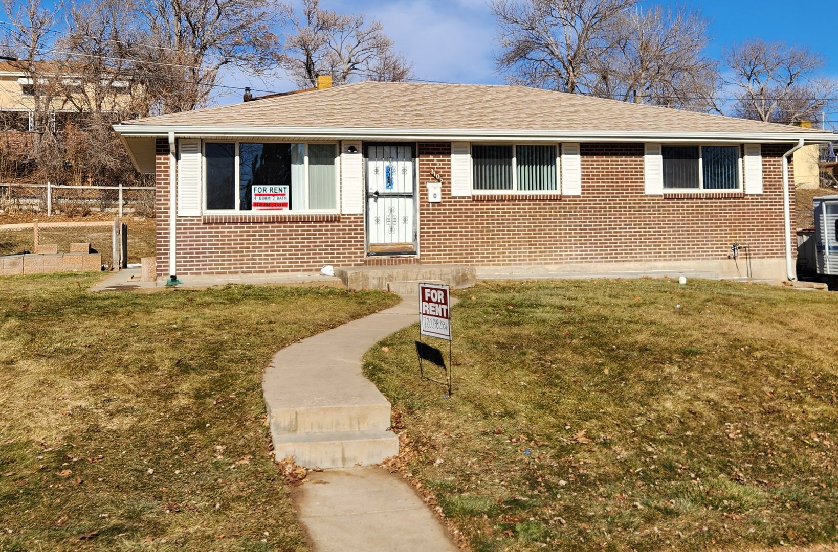 Englewood House: 3105 W Radcliff Dr