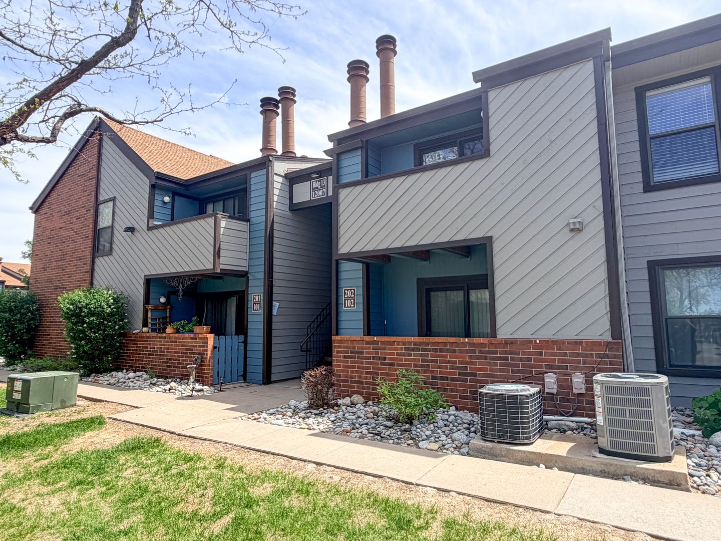Aurora House: 12007 E Harvard Ave