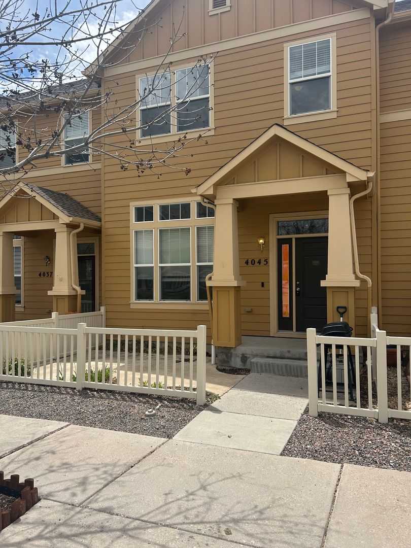 Castle Rock Townhome: 4045 Sandia Trail