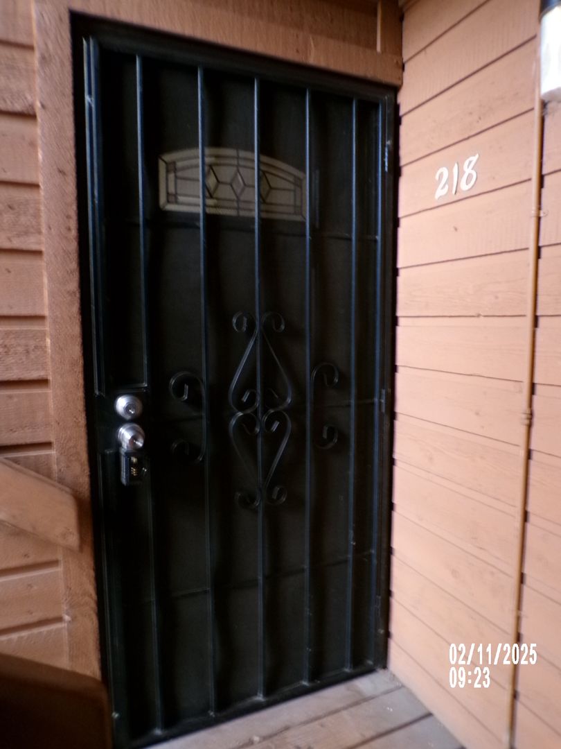 Englewood Condo: 4681 S Decatur St