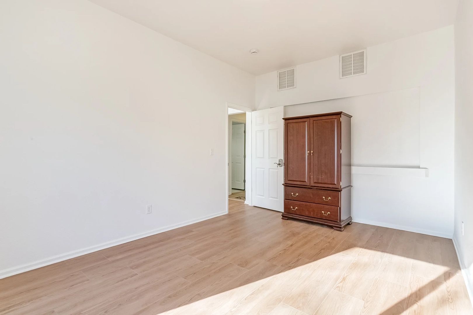 Denver Apartment: 5178 N Netherland St