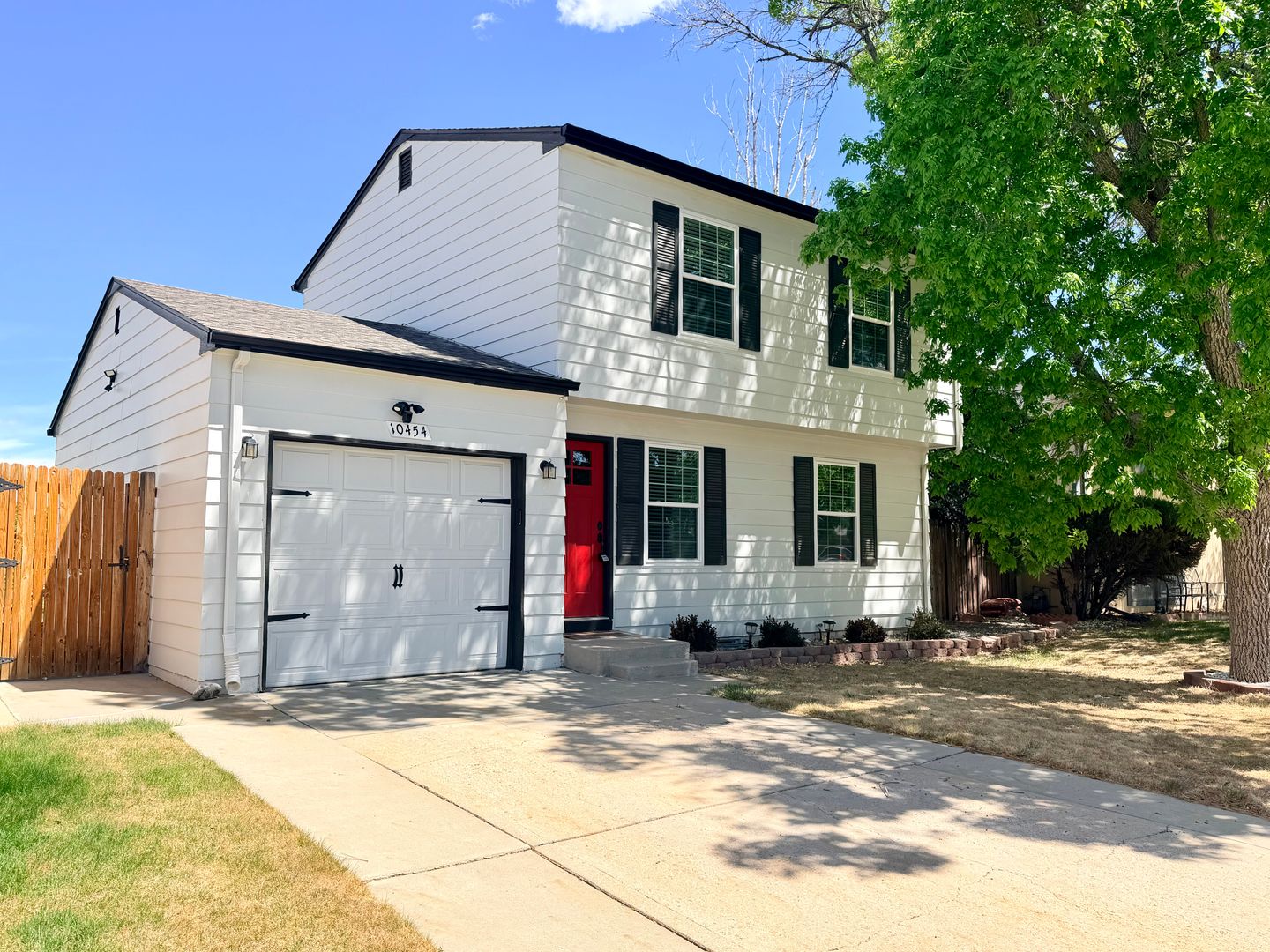 Broomfield House: 10454 Independence Circle