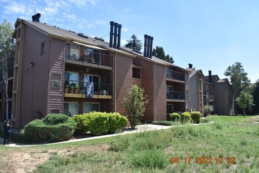 Updated 1 bedroom, 1 bathroom Littleton Condo – photo 1