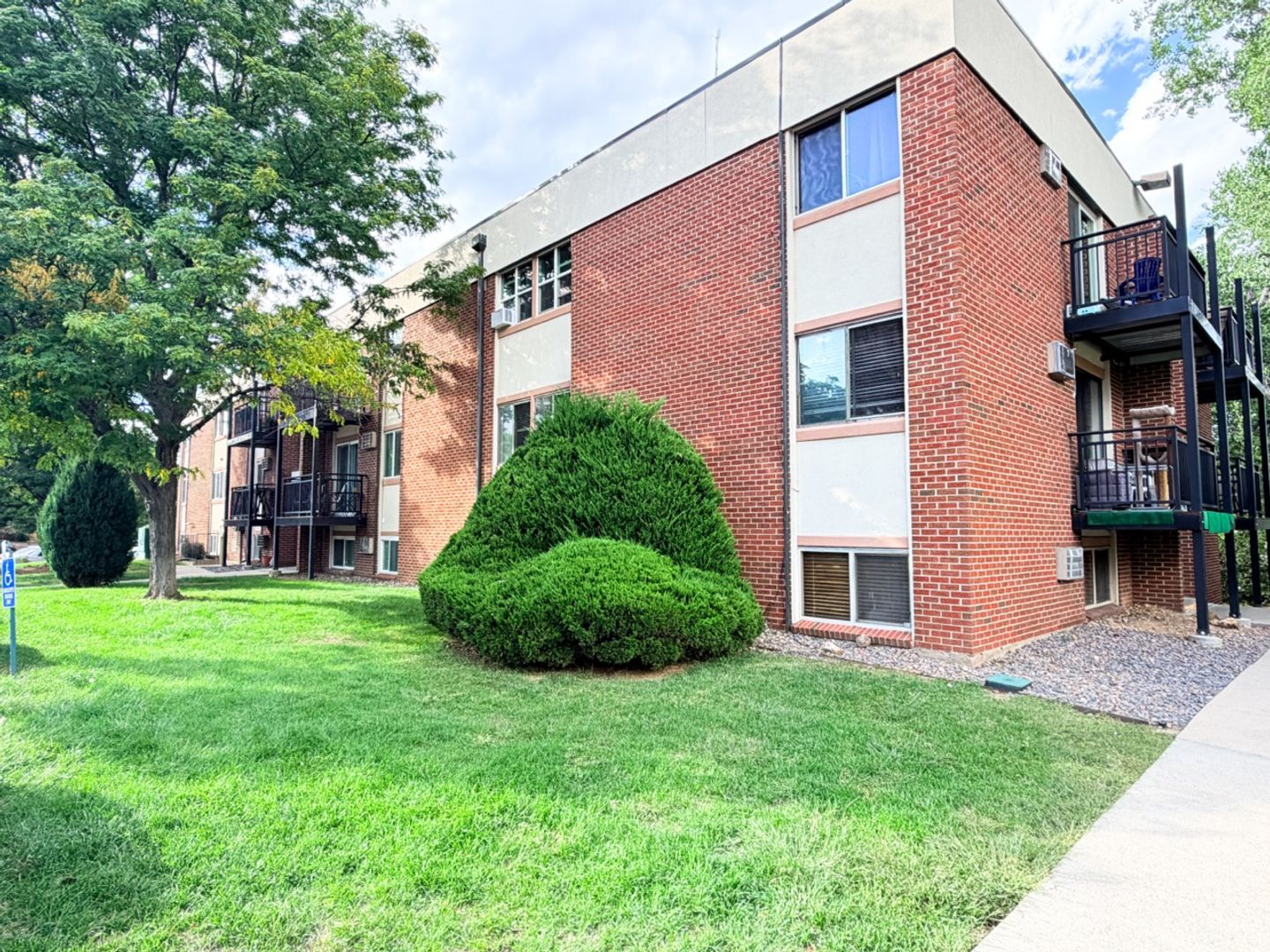 Denver Condo: 5995 W Hampden Avenue Unit E2