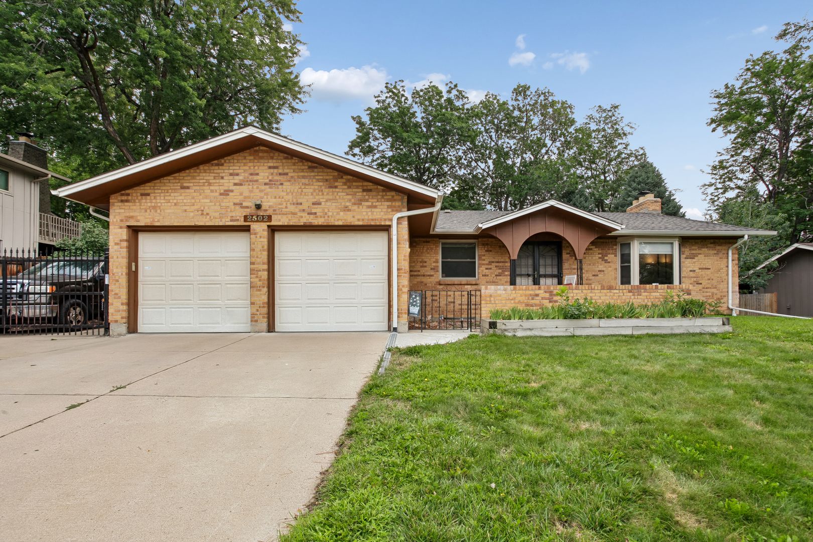 Lakewood House: 2502 S. Yarrow St