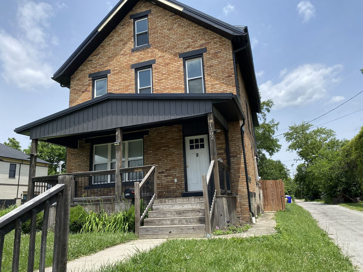 Columbus House: 1282 Cole St