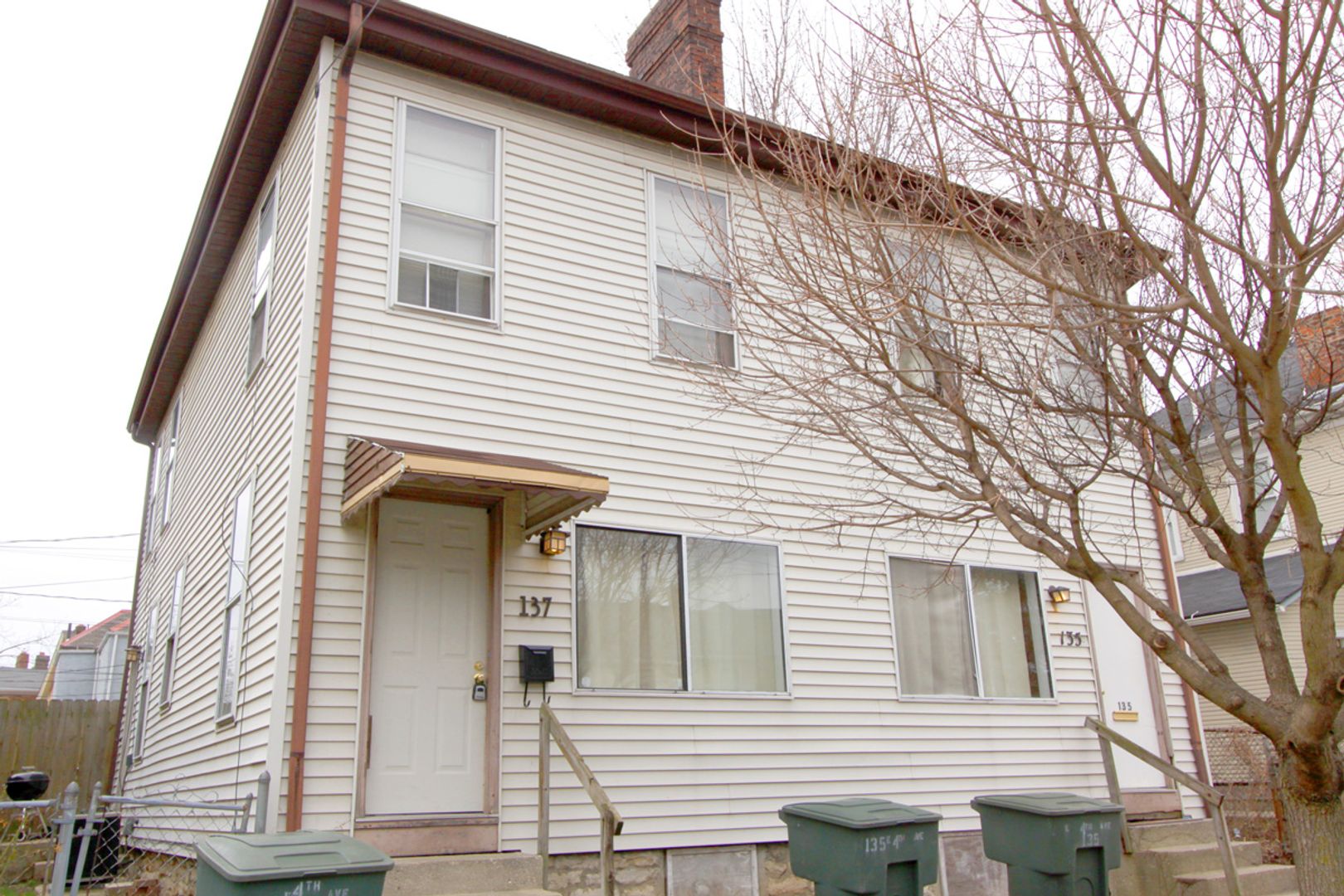 Columbus Apartment: 135/137 E. 4th Ave