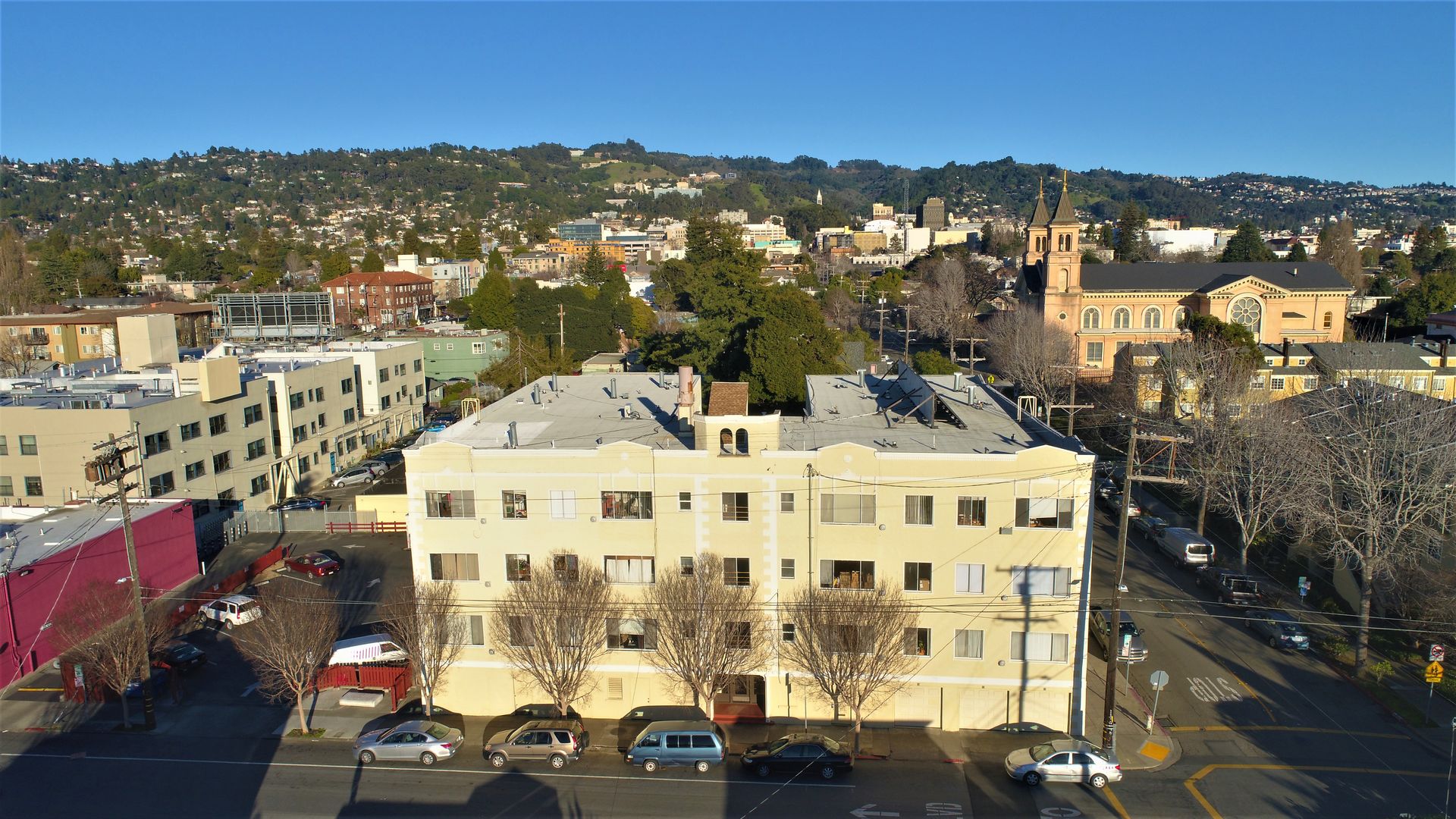 Berkeley Apartment: 2091 California Street