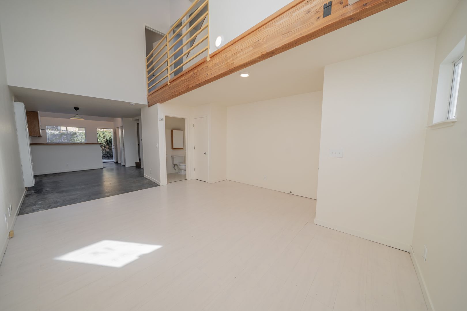 Emeryville Apartment: 1285 64th St