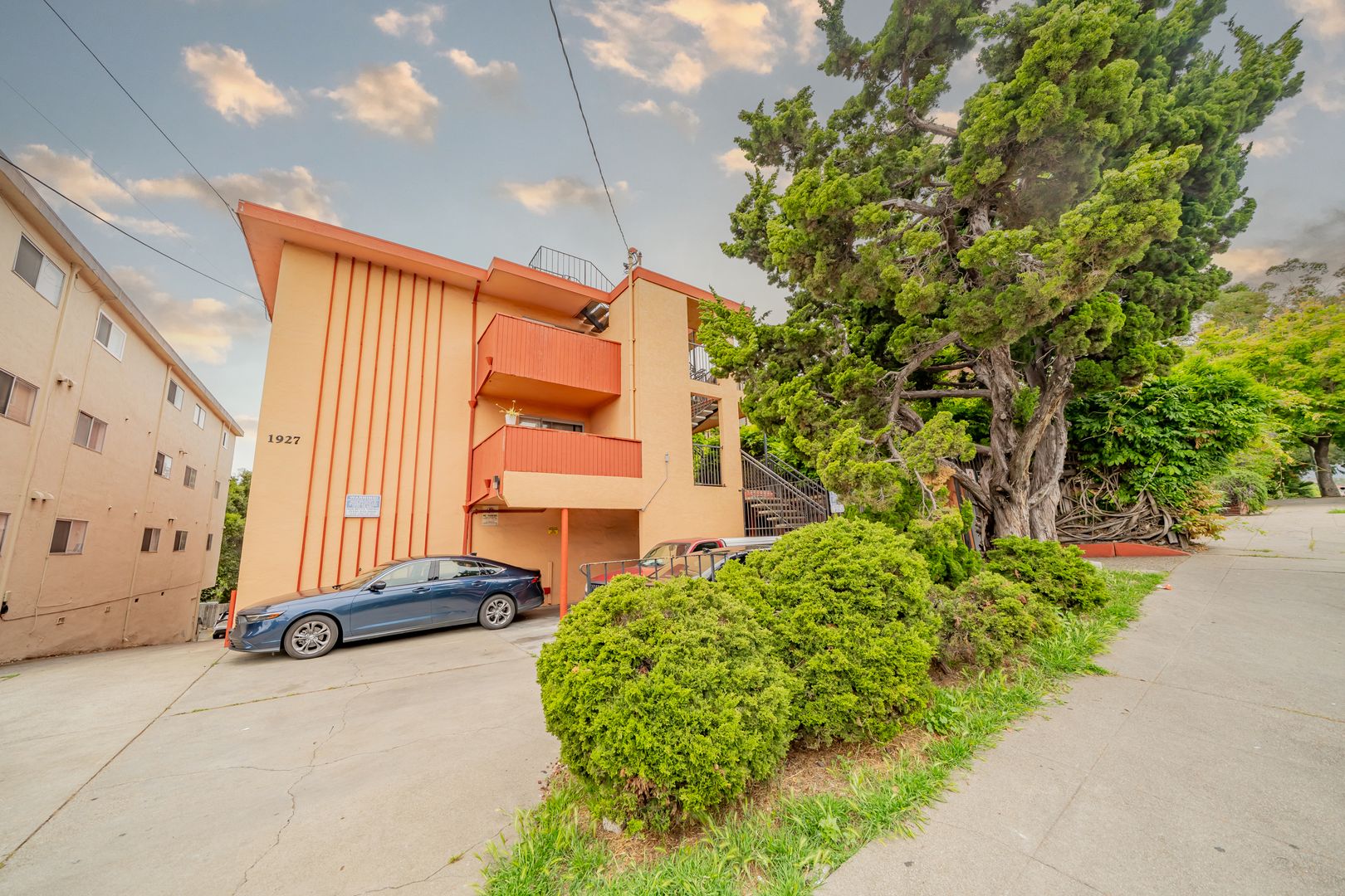 Oakland Apartment: 1927 5th Avenue
