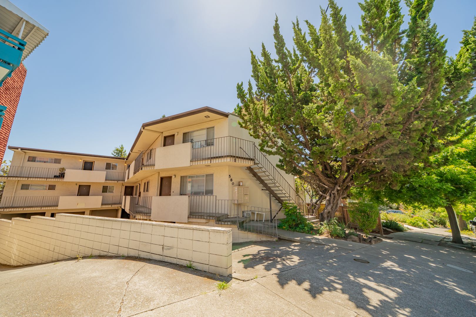 Oakland Apartment: 580 Jean St