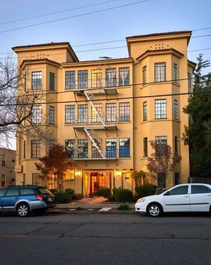 AVAILABLE NOW! In the Gourmet Ghetto near 2-Farmers Markets! – photo 1