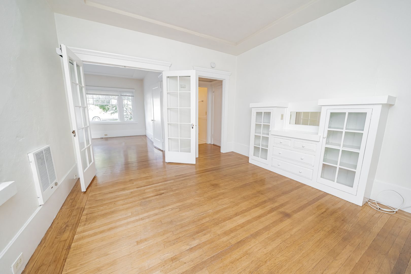 Oakland Apartment: 746 Rand Avenue