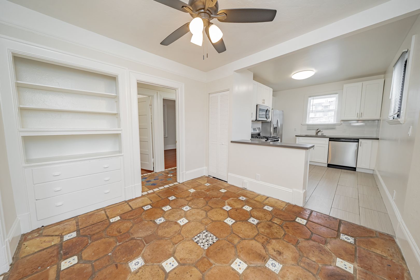 Oakland Apartment: 4056 Piedmont Avenue